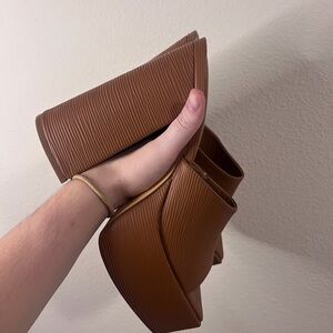 Women’s Brown Textured Slide Sandal Heals